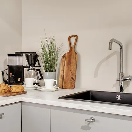 Arctic L & Mountain View *