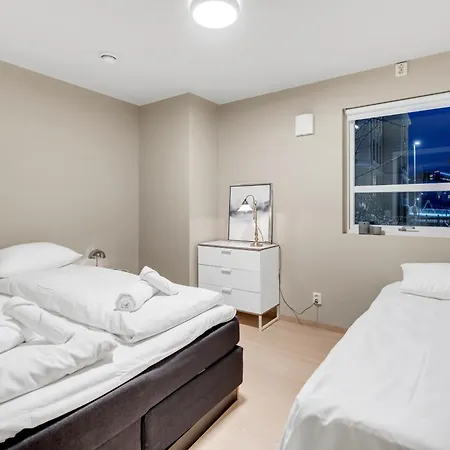 Arctic L & Mountain View * Tromsø